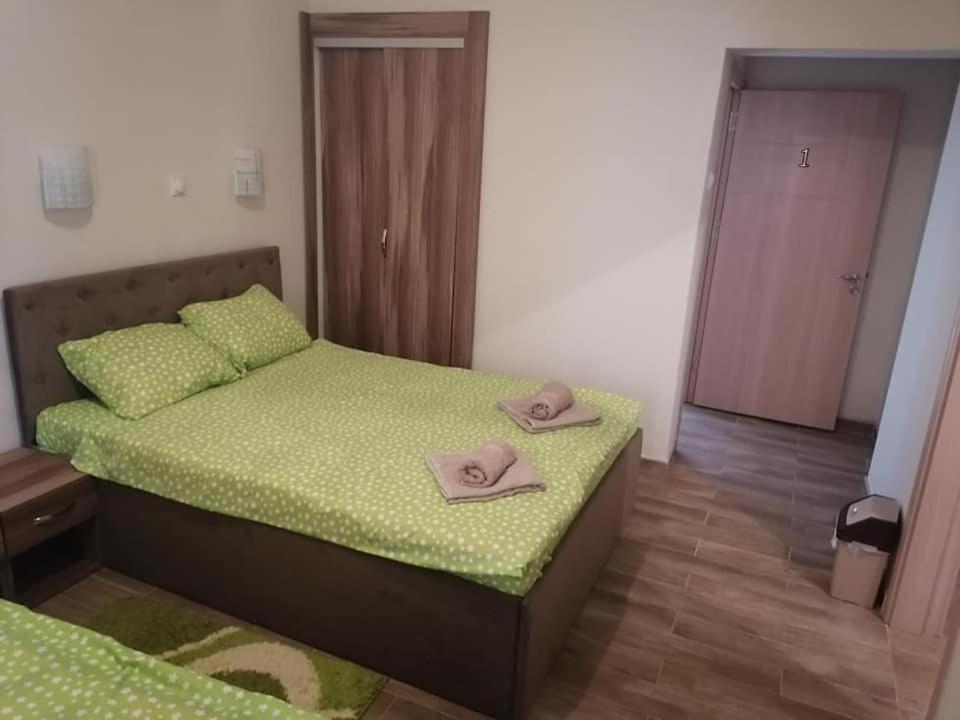 Apartments Zlatko Soko Banja Luaran gambar